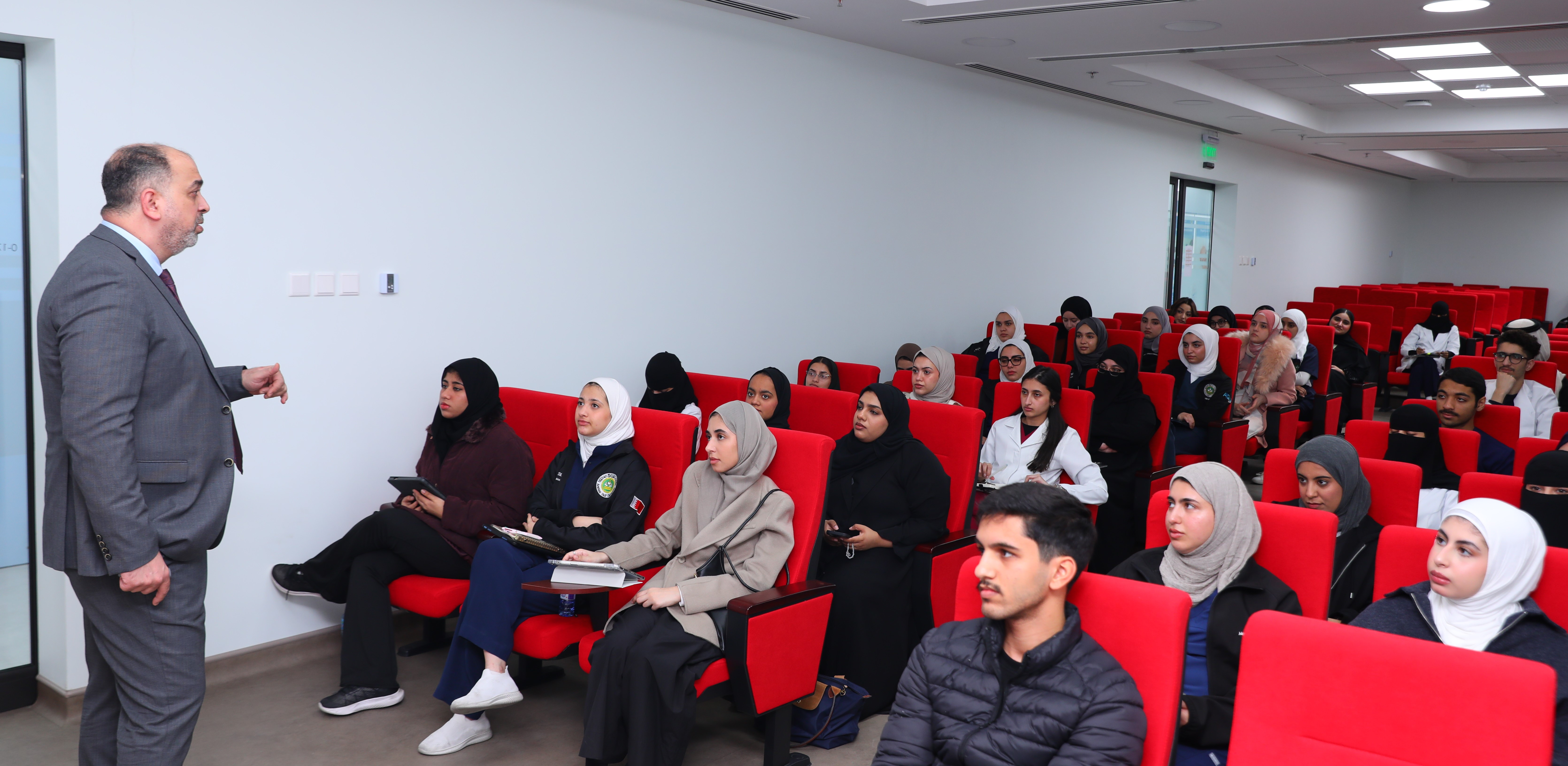 Arabian Gulf University Medical Club Organises ECG Decoding Workshop to Enhance Students’ Clinical Skills 