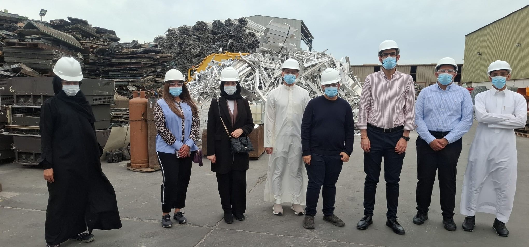 Students in the Professional Diploma Program in Waste Management learn about leading sustainable environmental practices at recycling companies and facilities