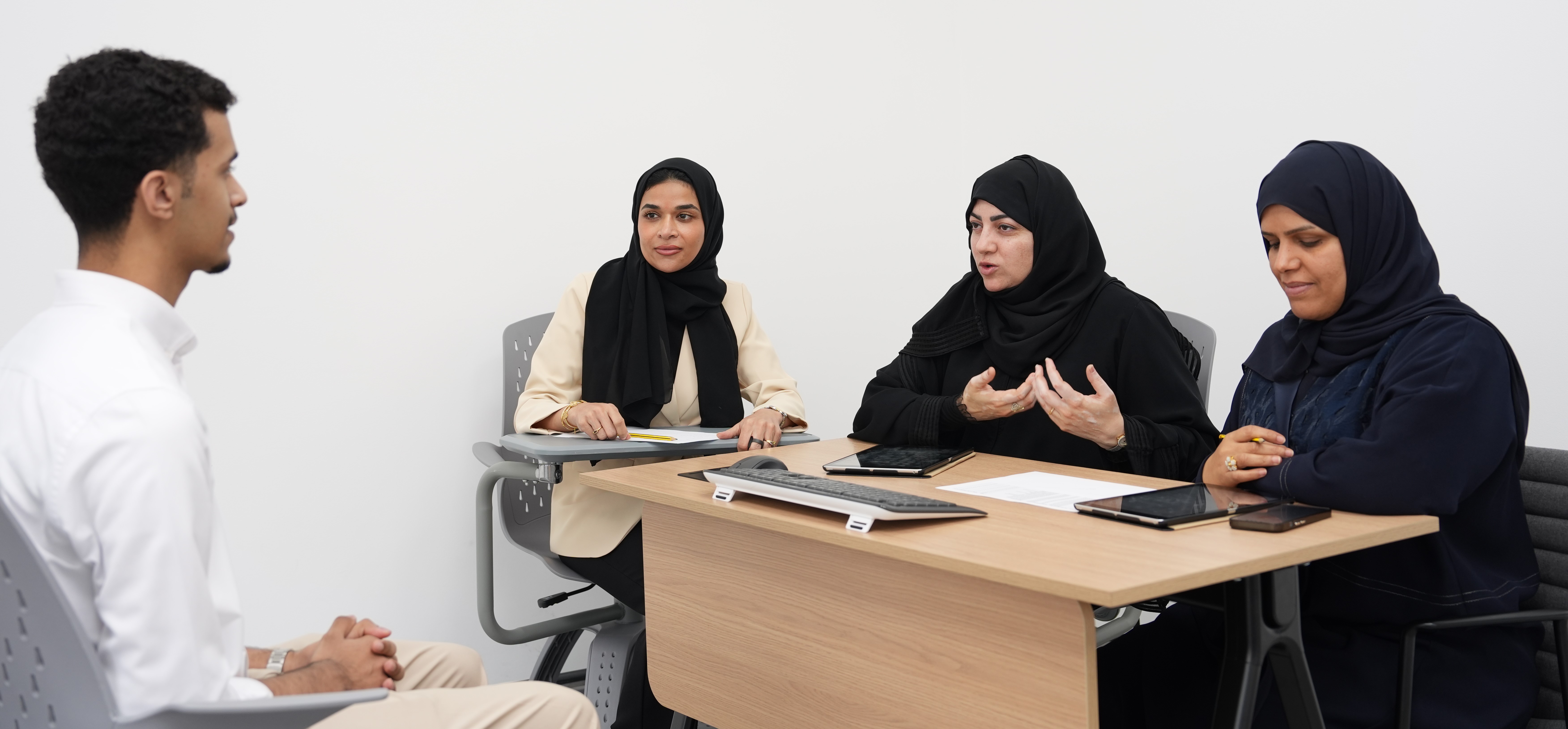 Arabian Gulf University Conducts Interviews with Applicants to Undergraduate Programs in the College of Medicine and Health Sciences