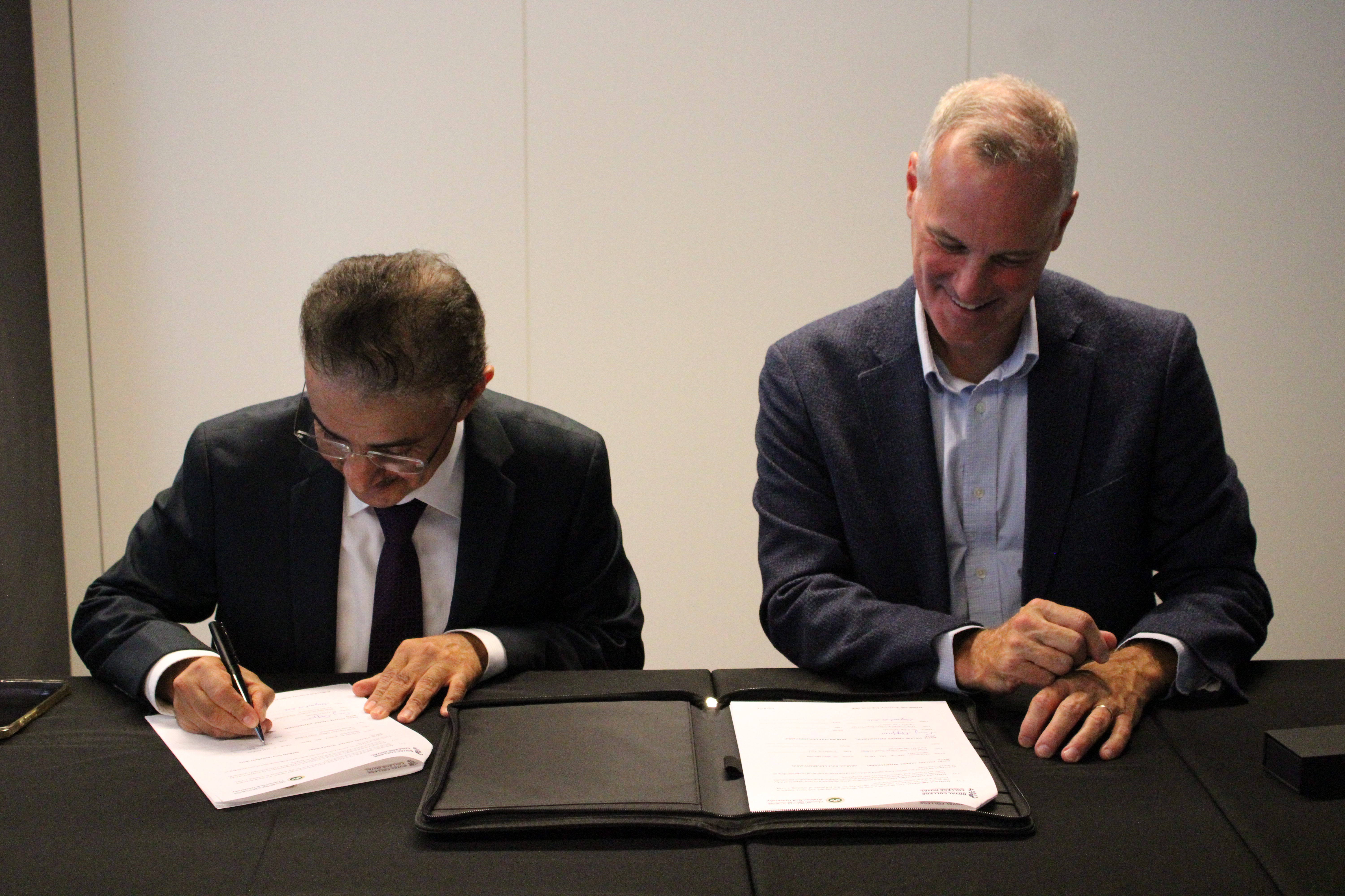 Arabian Gulf University Signs a Memorandum of Understanding with the Royal College of Physicians and Surgeons of Canada in Vienna, Austria