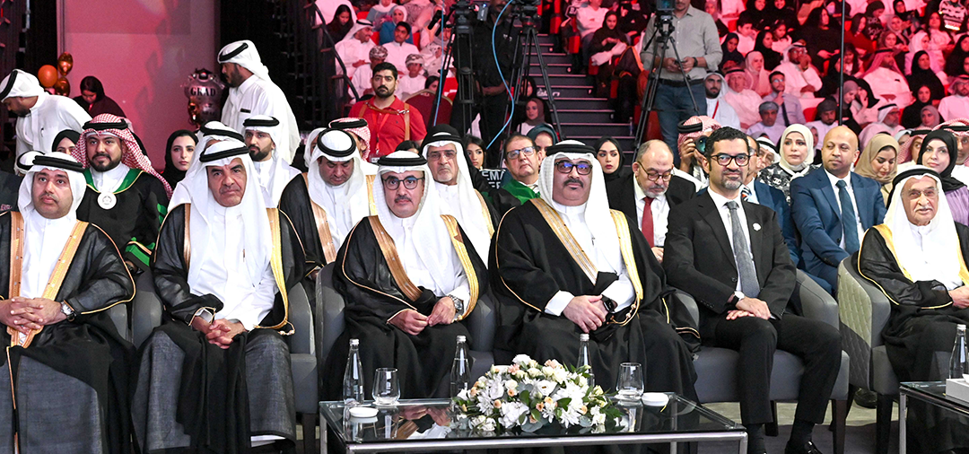 تحت رعاية سمو ولي العهد رئيس مجلس الوزراء.. جامعة الخليج العربي تحتفل بتخريج 279 خريجاً وخريجة من طلبتها