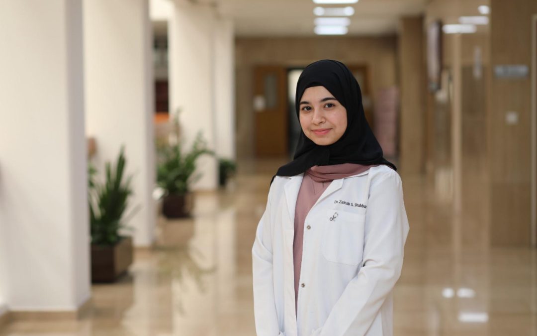 سفيرة الشباب طالبة الطب زينب السيد شبر تؤكد أهمية دور الشباب في صنع المستقبل وتمثيل البحرين في المحافل الدولية