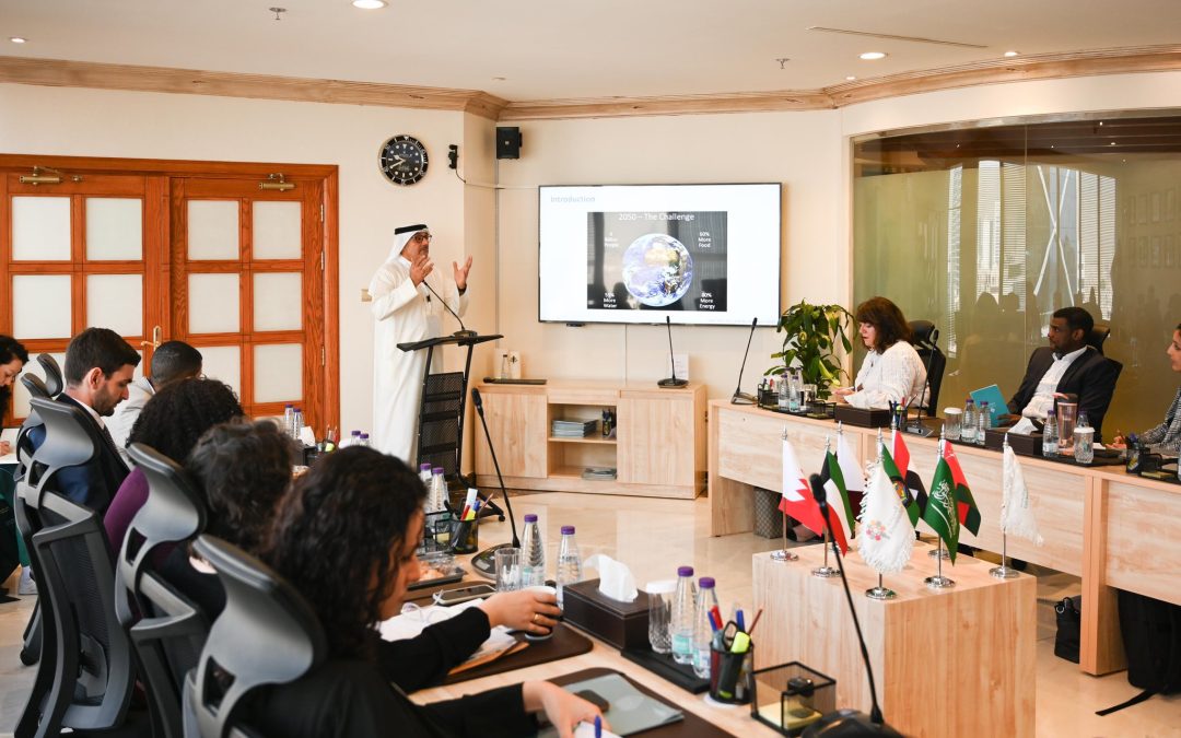 Organised by the Gulf Research Centre Dr. Zubari moderates session on “The Gulf after Oil: Climate Change and the Environment” within “Deeper Understanding of the Arabian Gulf” Program