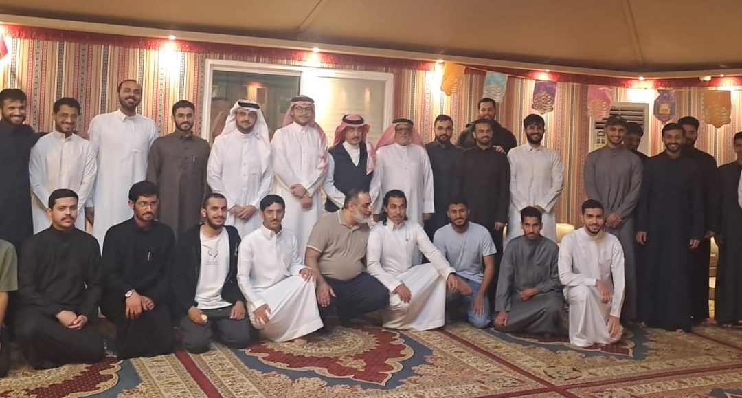 President of the Arabian Gulf University Participates in Iftar with Students