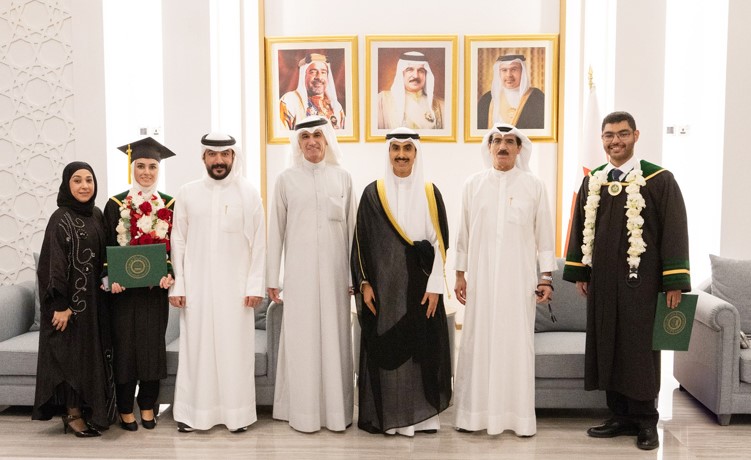 سفير دولة الكويت لدى مملكة البحرين: طلبة الطب ركيزة مهمة في دعم القطاع الصحي في الكويت