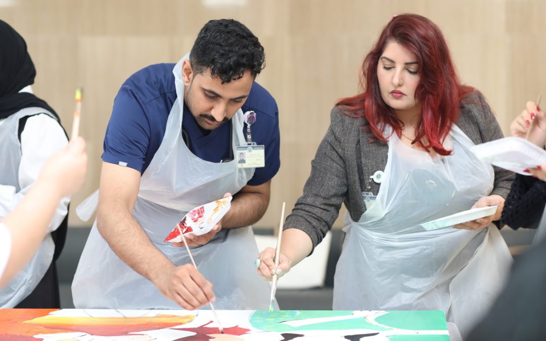 وحدة الإرشاد الطلابي بعمادة شؤون الطلبة تُوظف الرسم لتعزيز الصحة النفسية بالتزامن مع يوم الصحة النفسية العالمي