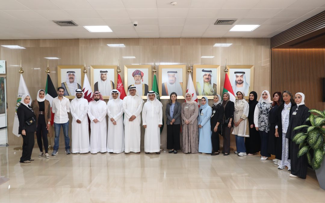 رئيس جامعة الخليج العربي يلتقي الطلبة المشاركين في مؤتمرين دوليين ويشيد بتميزهم العلمي والبحثي