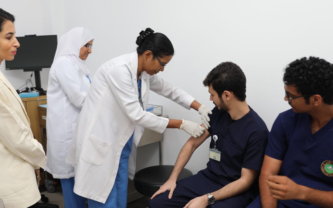 تنفيذ حملتها السنوية ضد الإنفلونزا الموسمية تحت شعار “عزز مناعتك بأخذ التطعيم”