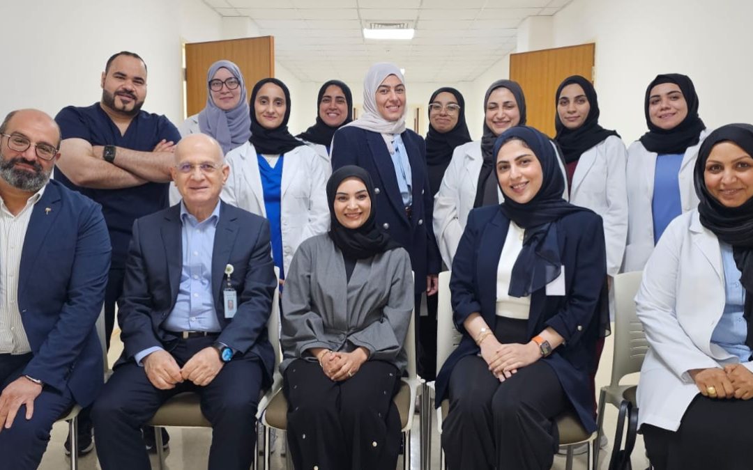 أطباء الدفعة الرابعة في برنامج الماجستير الإكلينيكي في طب العائلة ينهون الامتحانات النهائية بنجاح
