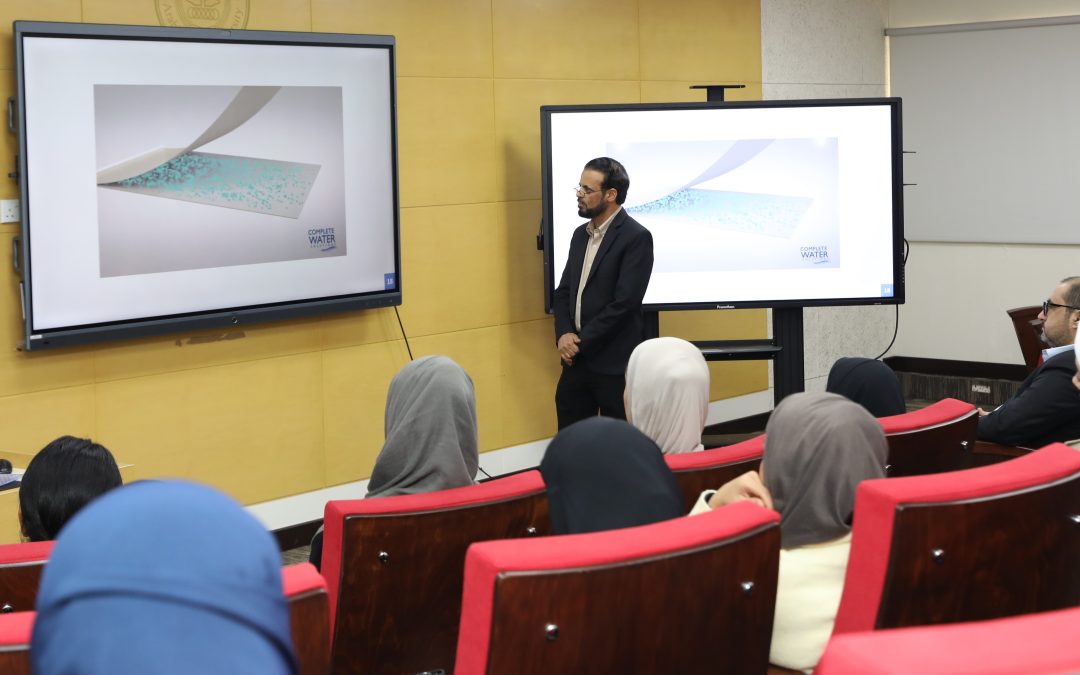 جامعة الخليج العربي تستعرض مع خبراء الكهرباء والماء تجربة البحرين الرائدة في تحلية المياه وتقنياتها الحديثة ضمن أنشطة الكراسي العلمية