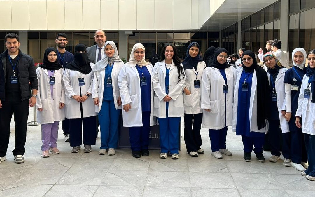 طلبة كلية الطب والعلوم الصحية ينظّمون فعالية حول جودة النوم تخللتها مناظرة تفاعلية وجلسات تأمّل لتعزيز الوعي الصحي