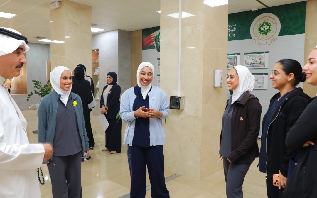 جامعة الخليج العربي تستقبل طلاب السنة السادسة من برنامج دكتور في الطب بمبادرة ترحيبية تزامنًا مع عودتهم لأداء الامتحانات النهائية حضوريًا