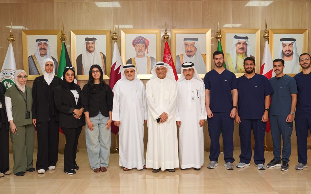 وزير التعليم العالي الكويتي يطّلع على تجربة الجامعة الأكاديمية والبحثية خلال الزيارة التي استقبله فيها رئيس جامعة الخليج العربي